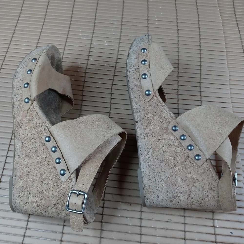 Lucky Brand women's cork platform wedge 4